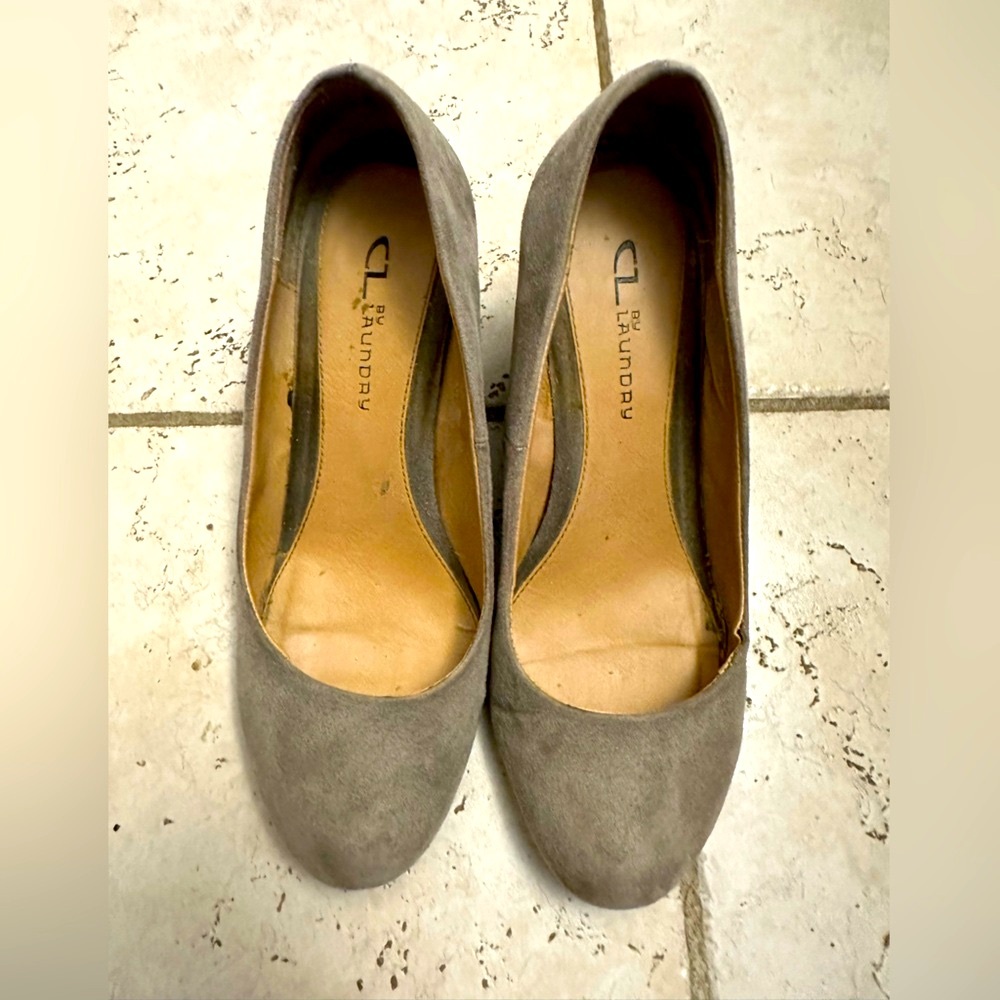 CL by Laundry Women's Taupe Flats